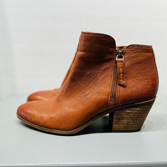 FRYE Ankle Booties Leather upper and inside good preloved condition size 7 M - Picture 2 of 16
